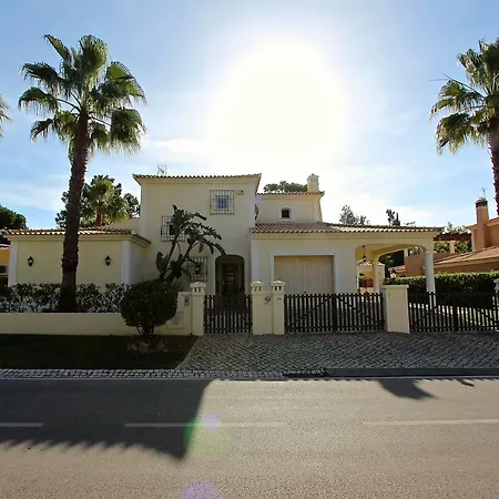 Estrelicia 106 - Clever Details