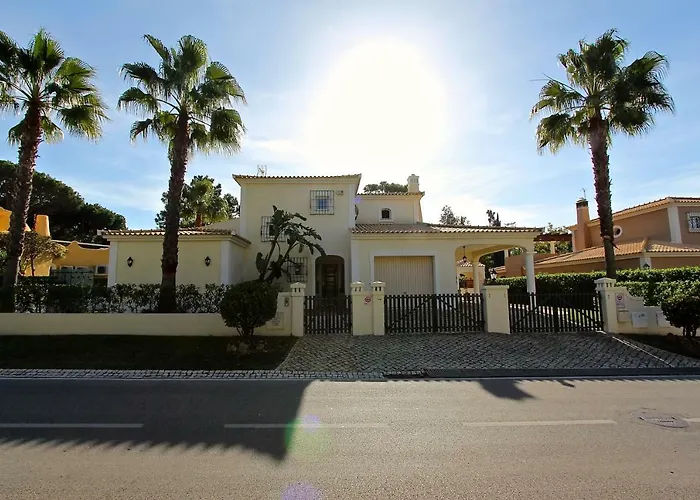 Estrelicia 106 - Clever Details