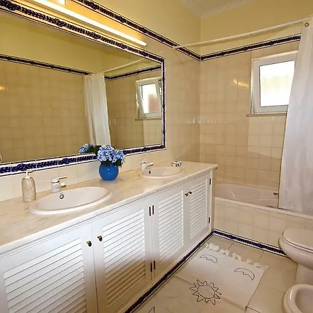 Estrelicia 106 - Clever Details